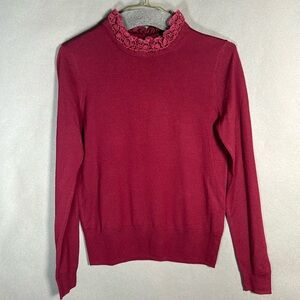 J Crew women’s merino sweater with neckline detail. Size XS. From Netflix show